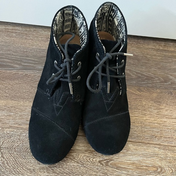TOMS Boots Womens Wedge Pump Ankle Boots - Picture 7 of 9